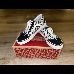 Used, checkered old skool vans